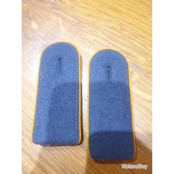 Paire d'�paulettes Allemande apr�s guerre A25