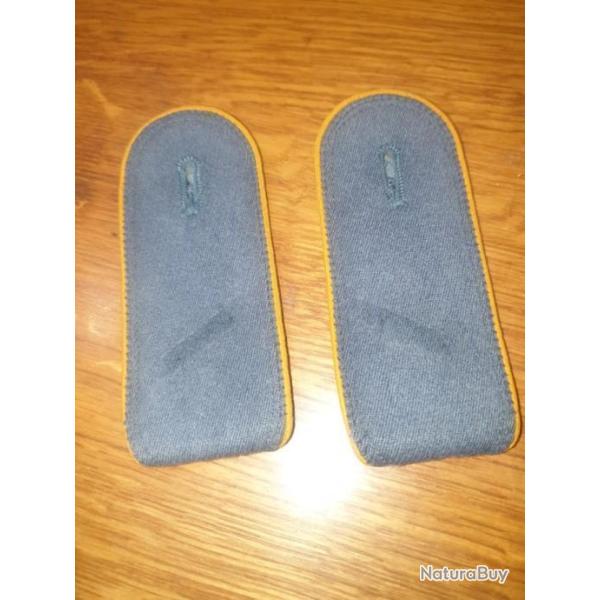 Paire d'�paulettes  claire Allemande apr�s guerre A 25.12