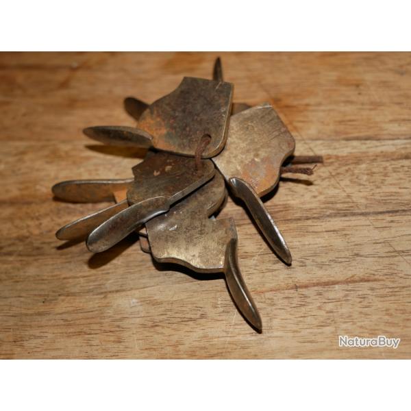 Lot de 8 d�tentes d'armes � silex et � percussion r�glementaire Fran�ais