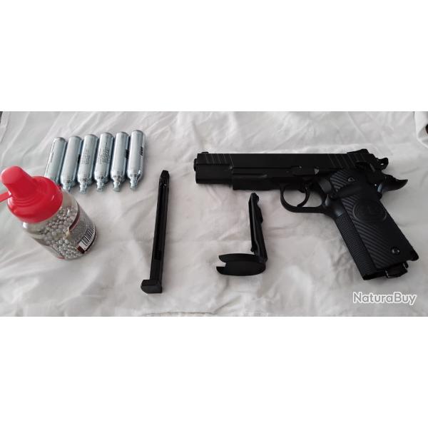 STI Duty one cal.4,5 blowback avec billes et cartouches co2