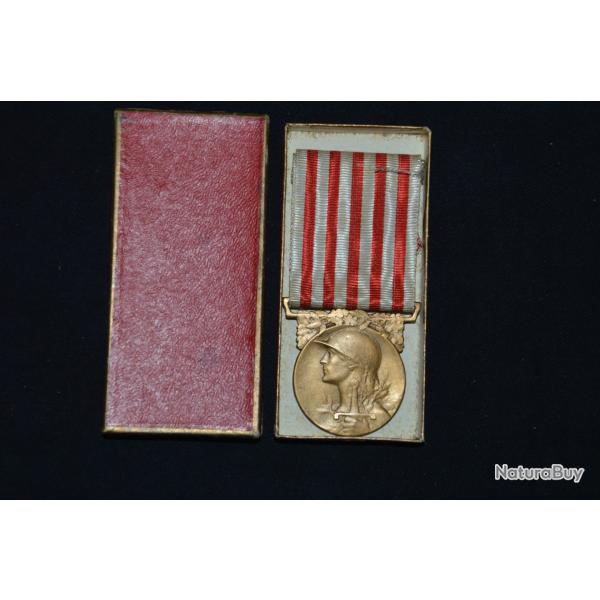 MEDAILLE COMMEMORATIVE-MODULE DE MORLON-GUERRE 1914/1918-DANS SA BOITE D'ORIGINE