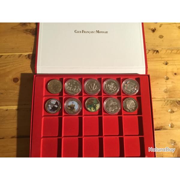 COFFRET AVEC 10 PI�CES ET M�DAILLES COMM�MORATIVES CLUB FRAN�AISE DE LA MONNAIES neuves