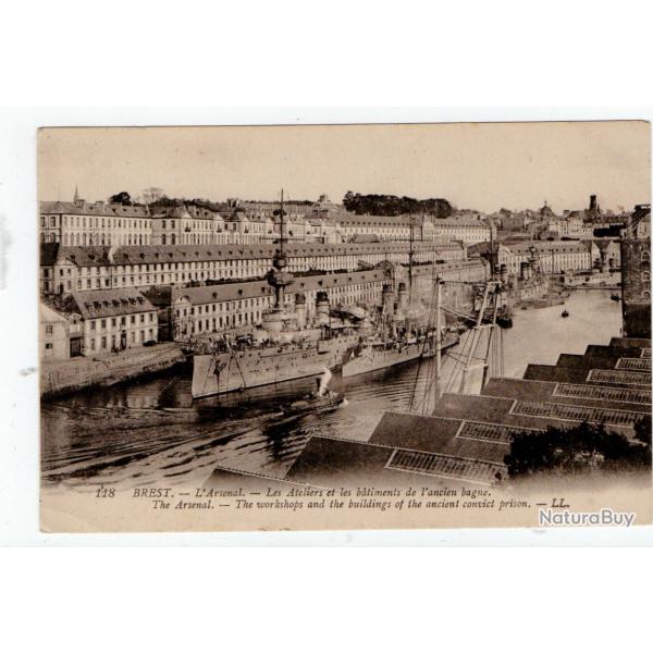 CPA- Marine Militaire  -BREST - L'Arsenal - Les Ateliers et les b�timents de l'Ancien Bagne N�11702