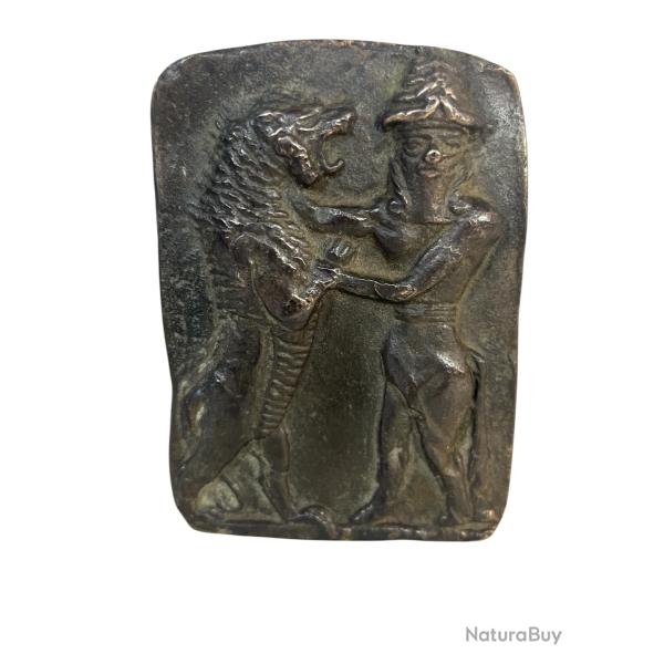 Lion et homme taureau sum�rien  bronze Reproduction museale