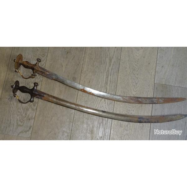 Lot de 2 Sabres Indo-Persans Talwar XVIII - Mod�les Diff�rents, Bon �tat