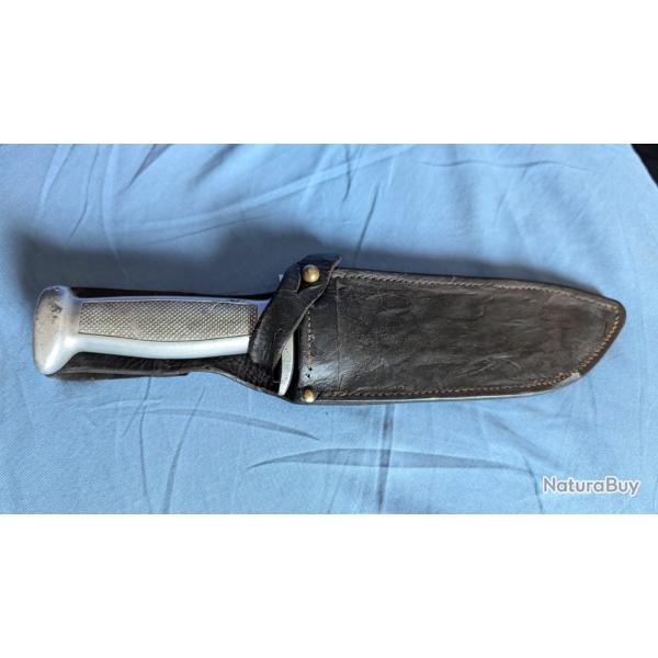 couteau des  chantiers de la  jeunesse avec  le bret du porteur