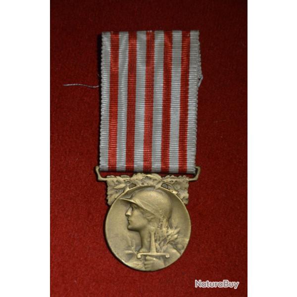 MEDAILLE COMMEMORATIVE-MODULE DE MORLON-GUERRE 1914/1918-POINCON JANVIER BERCHOT