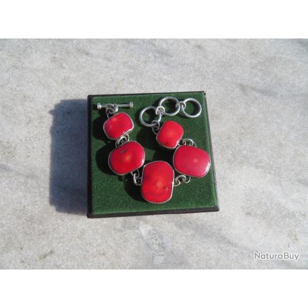 Bracelet en argent 925, orn�e de cinq cabochon de pierres rouges naturelle- FRANCE (XX�)