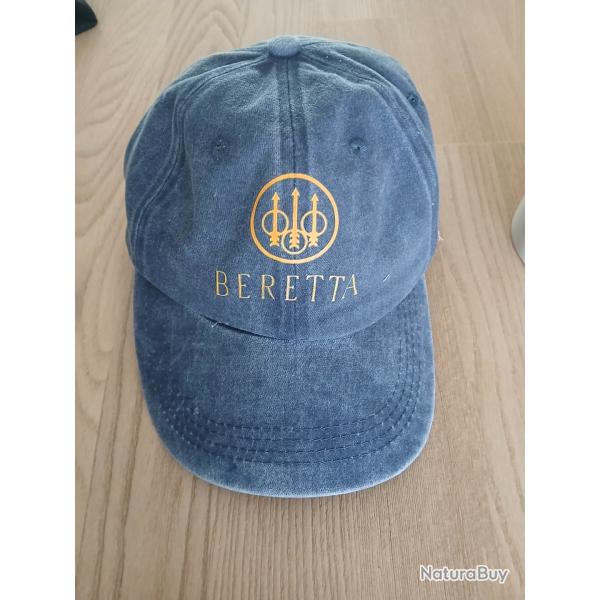 Casquette bleue logo beretta