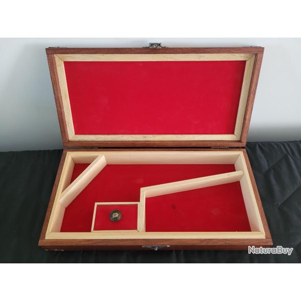 Coffret revolvers (Remington, Colt, Rogers & Spencer) � poudre noire en acajou