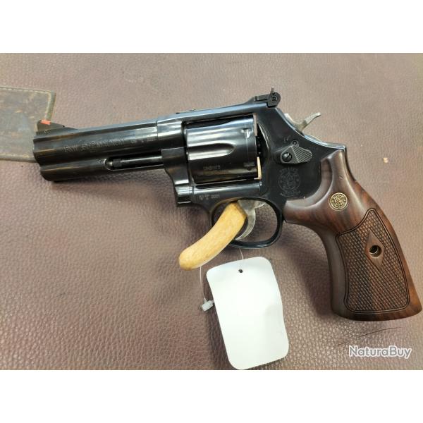 Revolver Smith et Wesson model 586-8 cal .357 mag