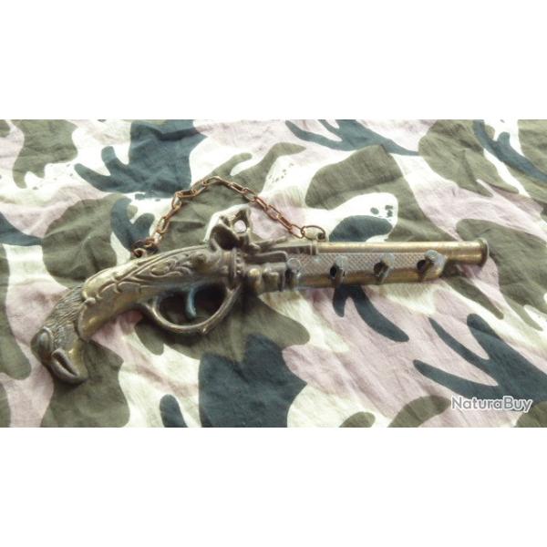 PORTE CLES MURAL EN FORME DE PISTOLET A SILEX