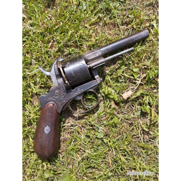 Revolver ancien 12 mm jus de vide Maison