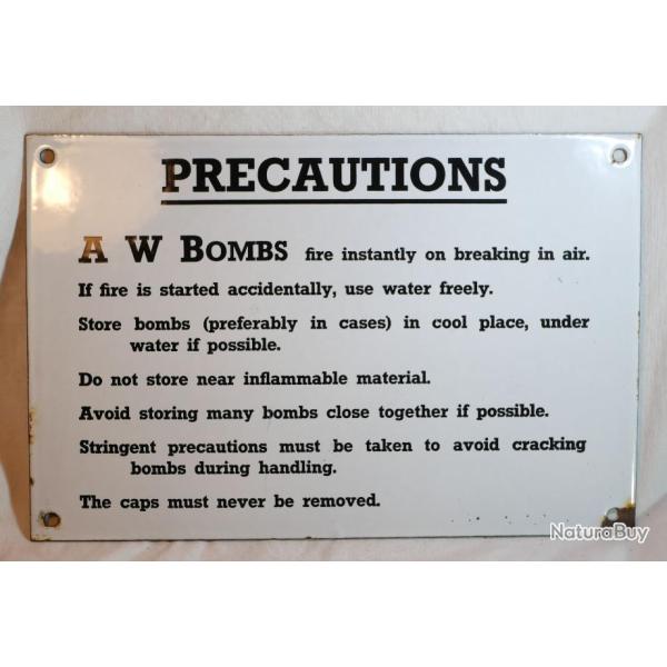 W /| D RARE plaque �maill�e caisse britannique AW BOMBS au phosphore - Normandie 44 WWII