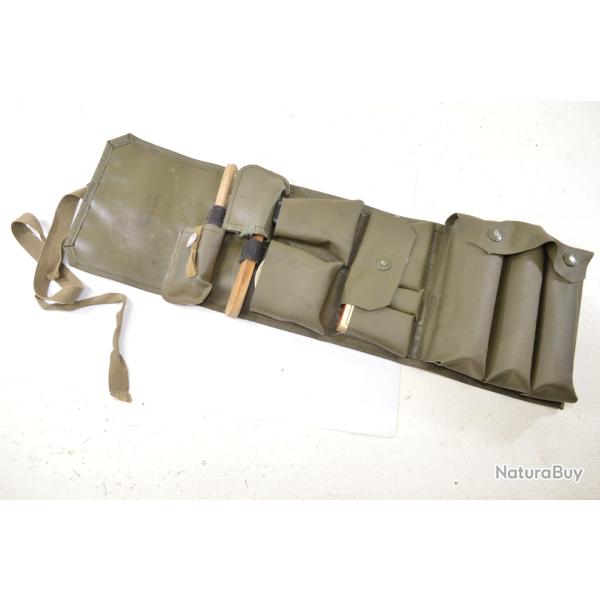 Kit de cirage / entretient / couture Rangers Arme Allemande / Suisse annes 1970. Brodequins bottes