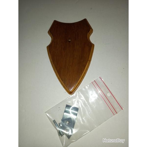 Ecusson pour chevreuil  TBE avec pince m�tal de fixation