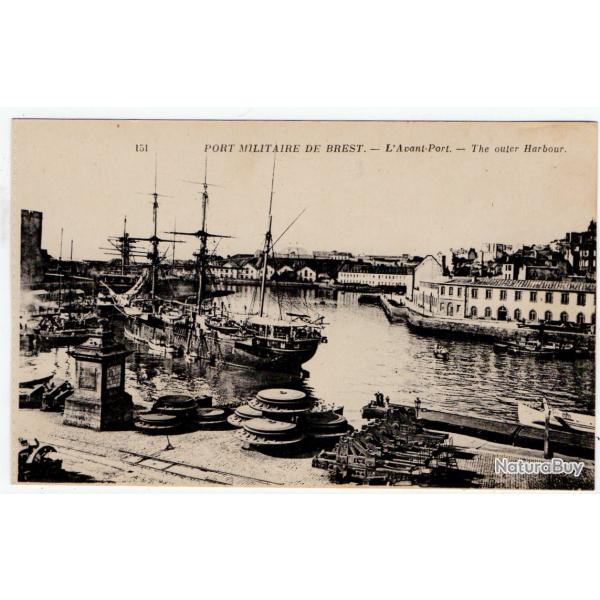 CPA - PORT MILITAIRE DE BREST- Lavant-port  N� 1230