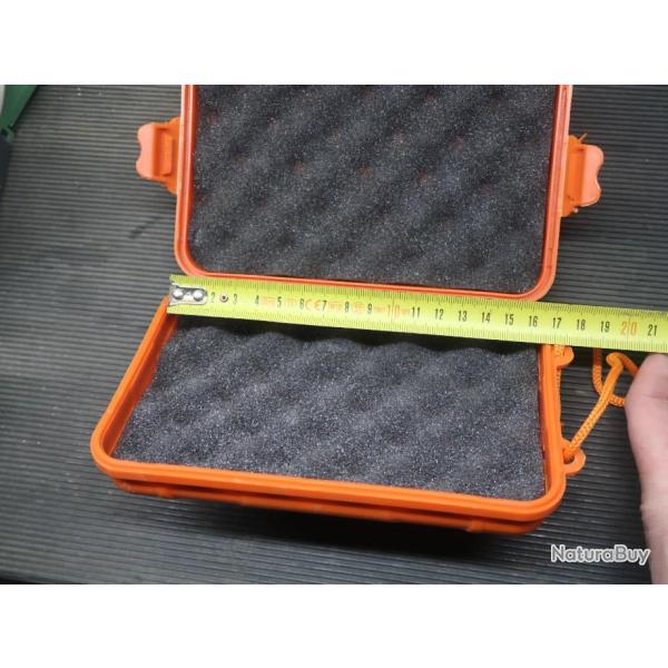 1 Boite plastique stockage ou transport armes munitions autres articles de p�che REF 29/2025