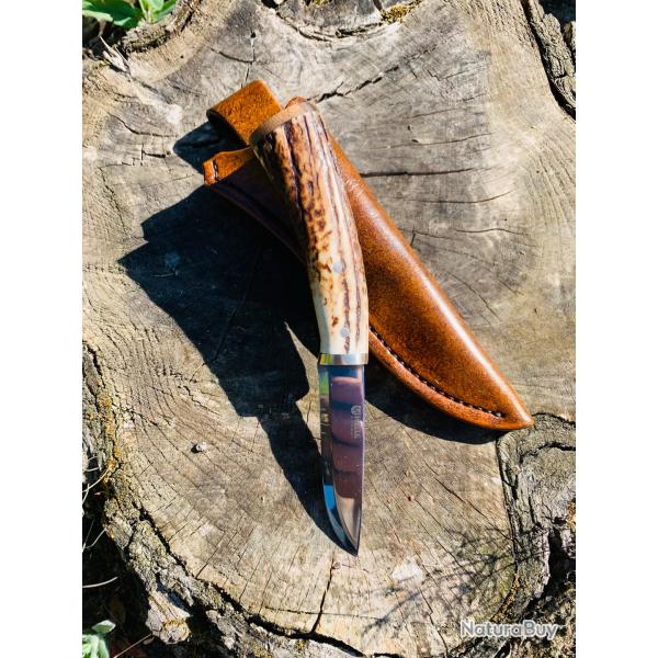 couteau de chasse d'artisan / bois de cerf / ronce de noyer / acier 12c27