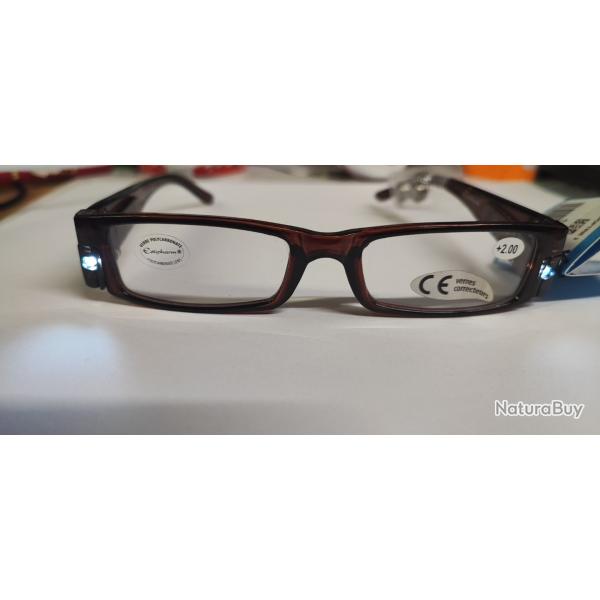 LUNETTE LOUPE +2.00 - AVEC LED - NEUF