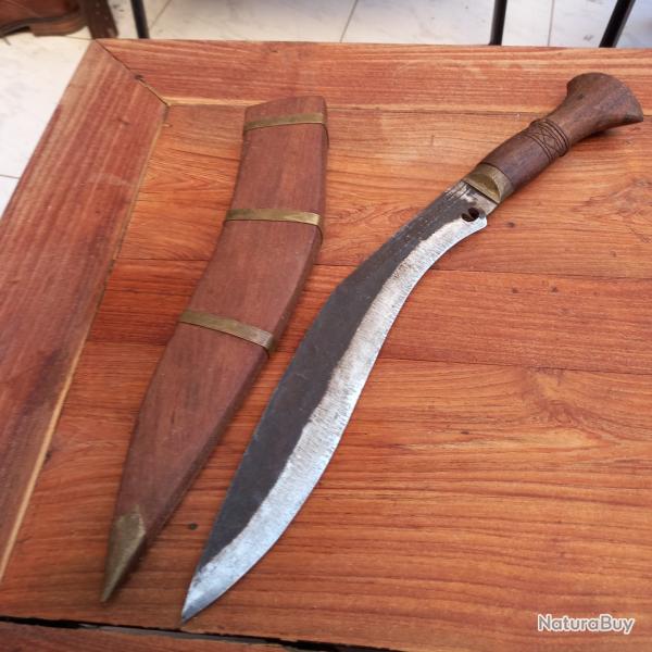 Ancien Couteau KUUKRI Manche en Bois avec Fourreau en Bois
