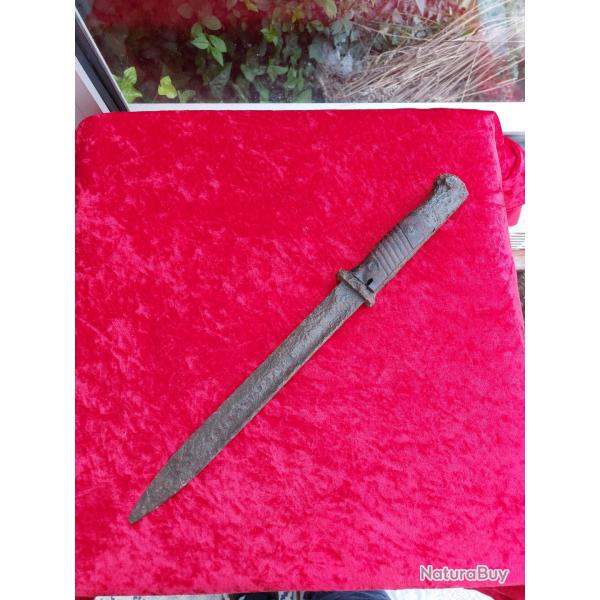 Ba�onnette 98K plaquettes bak�lite d�couverte plage de Cherbourg