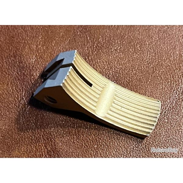 Queue de d�tente large  Morini