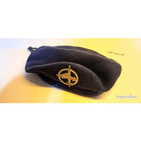 Beret bleu marine avec Insigne Commando de L'air