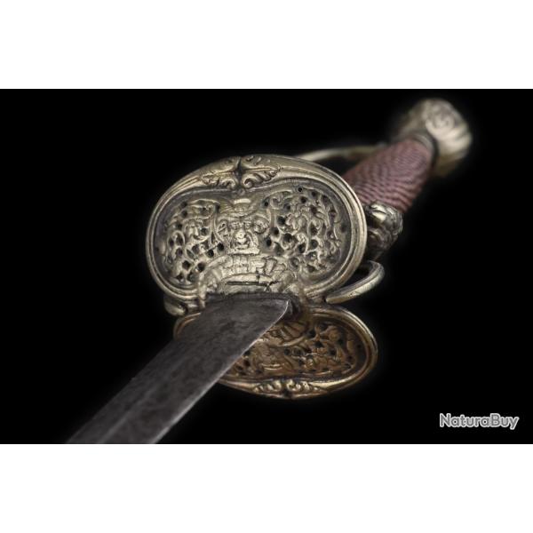 N17 - Epe de cour grotesque