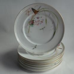 Anciennes assiettes porcelaine fine décor peint main Fleurs Insectes