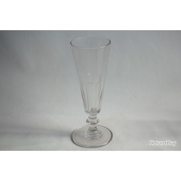 Ancienne fl�te � champagne