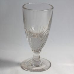 Ancien verre à absinthe