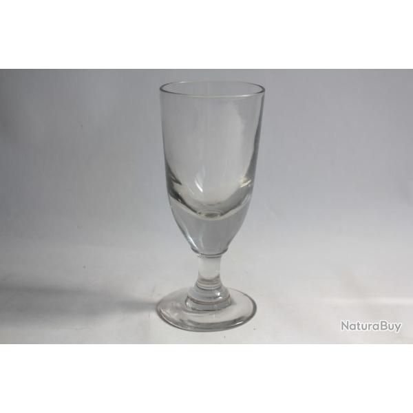 Ancien verre � absinthe
