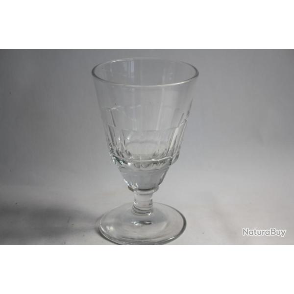 Ancien verre � absinthe