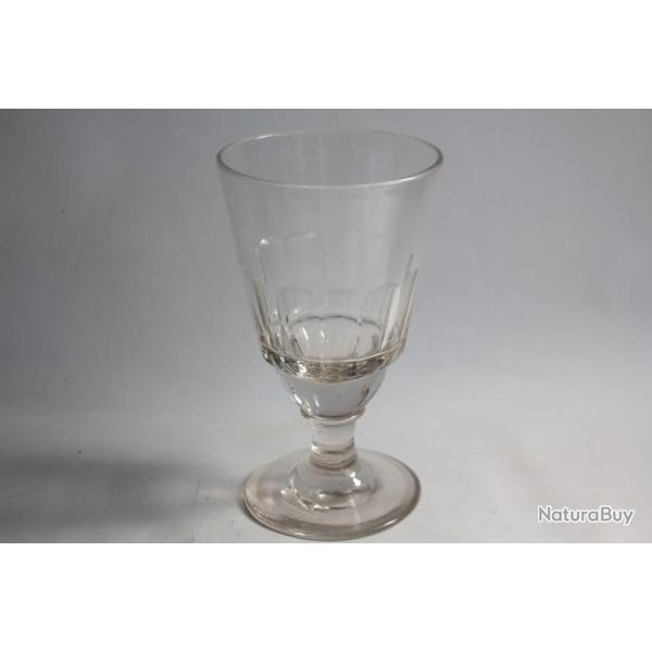 Ancien verre � absinthe
