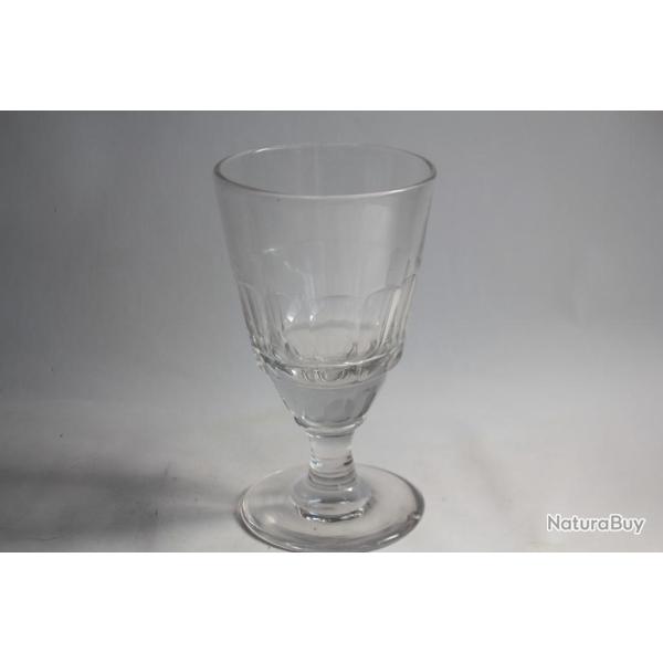 Ancien verre � absinthe