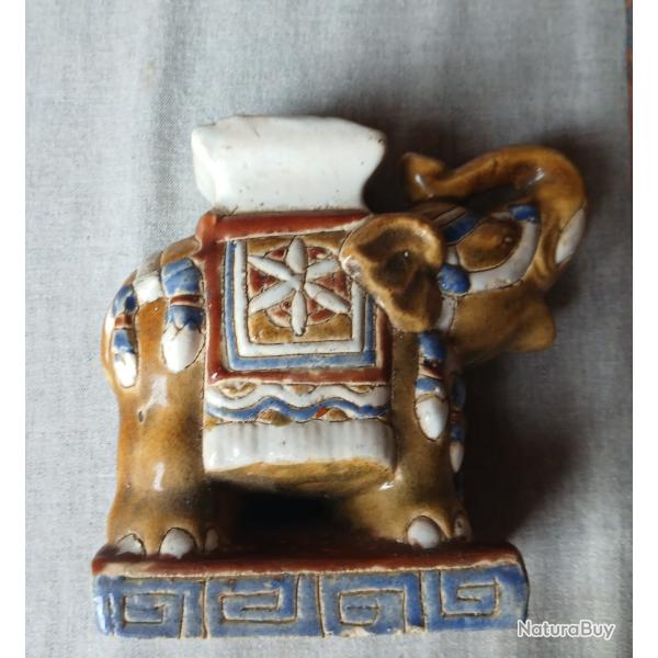 STATUETTE CENDRIER EN C�RAMIQUE