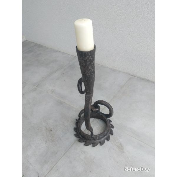 Bougeoir en fer forg�