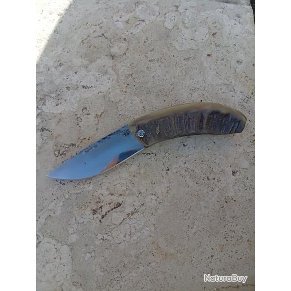 Couteau pliant deux clous acier carbone et mouflon