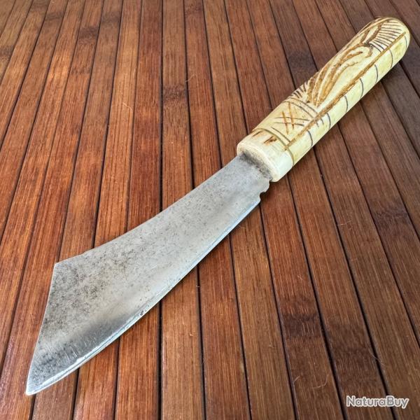 COUTEAU - POIGNARD ASIE MANCHE EN OS GRAV�E
