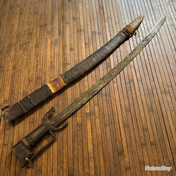 SABRE NIMCHA LAME GRAV�E DE MOTIFS POIGN�E EN CORNE MAROC XVlll �me