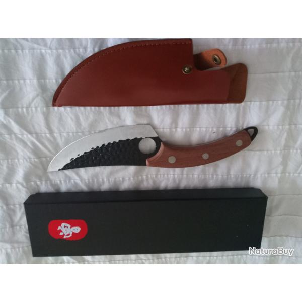 COUTEAU JAPONAIS AIGUISE A LA MAIN AVEC MANCHE EN BOIS DROIT