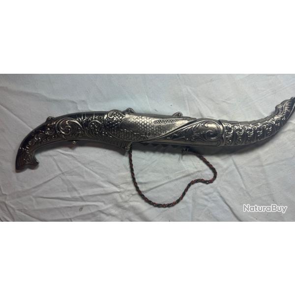 Couteau d�coratif fantaisie "Renno" avec fourreau m�tallique sculpt� - 38 cm