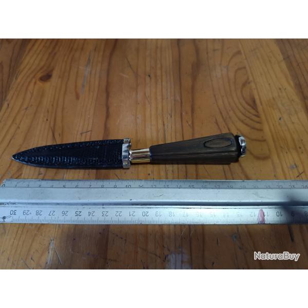 Ancien stylet corse ou italien a identifi�