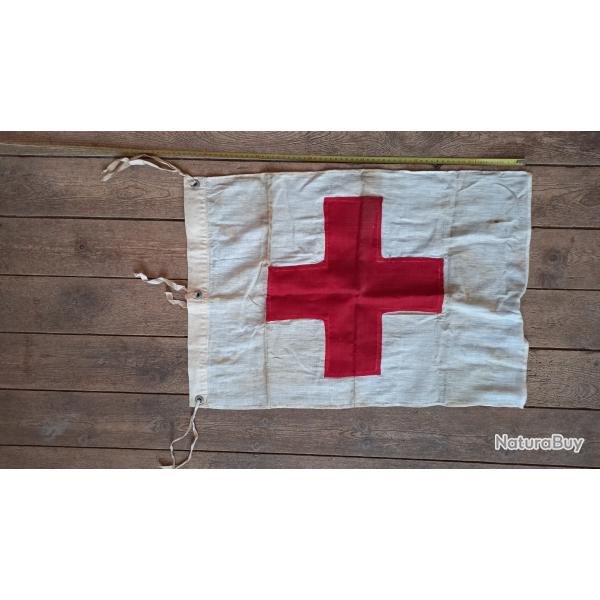 Drapeau de poste de secours �  croix rouge