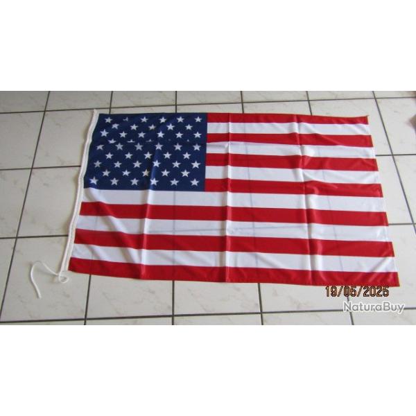 drapeau US Am�ricain r�cent souvenir ramen�e USA  75 x125cm cordon