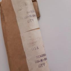 Baionnette clou MKII anglaise encore emballée neuve avec fourreau 39-45 dans sa pochette