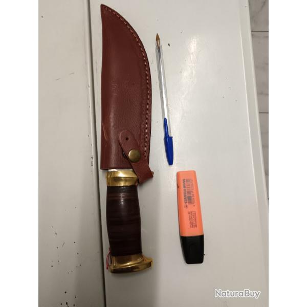 Couteau de chasse tr�s solide