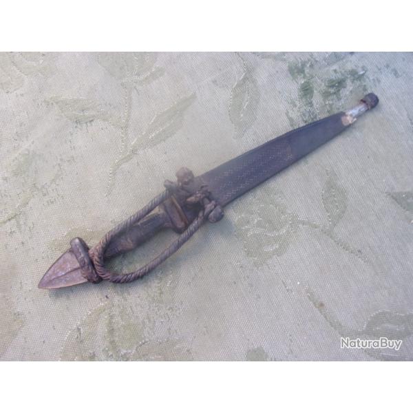 couteau avec fourreau 36 cm