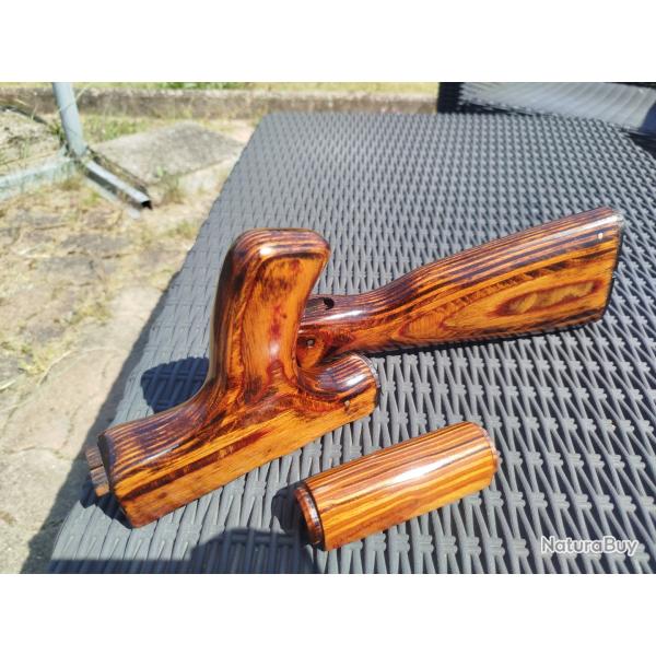 garde main AK roumain